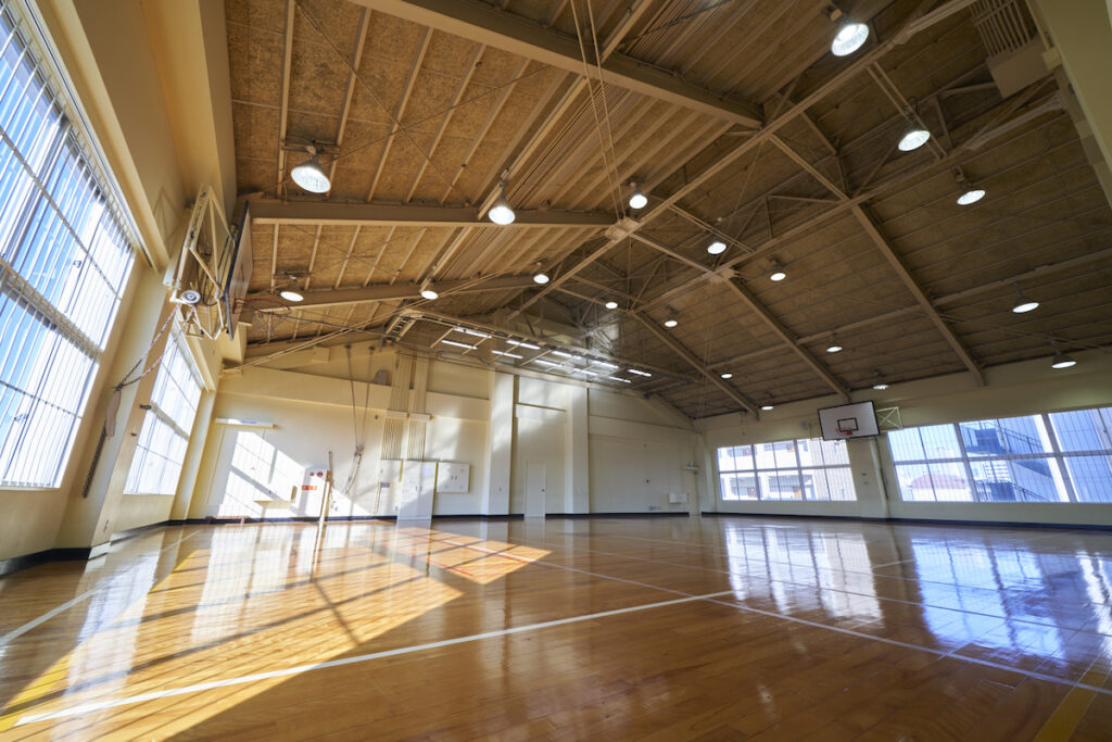 体育館 冷暖房完備